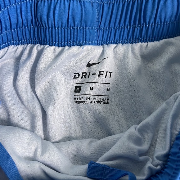 Blue Nike shorts - Picture 4 of 8
